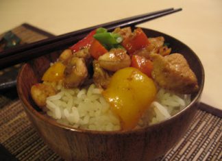 Pui Gongbao (Pui cu alune) 宫宝鸡丁