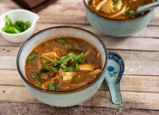 Supa chinezeasca iute acrisoara 酸辣汤