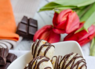 Bomboane cu piersici si nuca de cocos