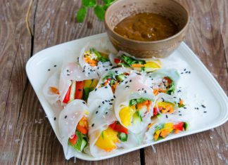 Pachetele vietnameze cu piersici si legume