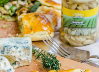 Galette cu ciuperci, branza albastra si sparanghel