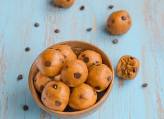 Bomboane din aluat de fursecuri-cookie dough