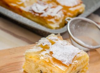 Placinta cu iaurt si stafide