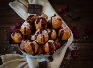 Gogosi cu ciocolata si zmeura