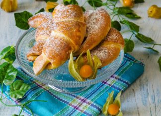 Cornuri cu gem de post