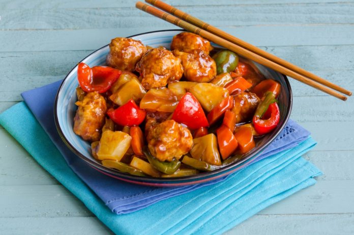 Porc dulce acrisor cu ananas