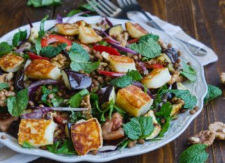 Salata cu linte, patrunjel si nuci