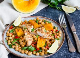 Salata calda cu naut si pui