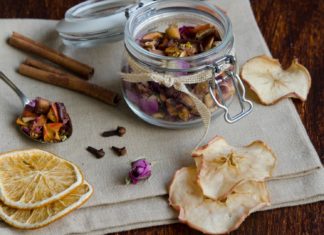 Ceai de fructe uscate