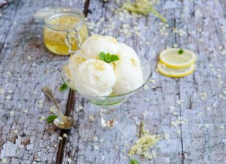 Inghetata cu soc si miere