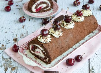 Rulada cu cirese si ciocolata