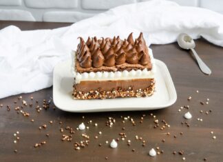 Tort cu ciocolata si zmeura