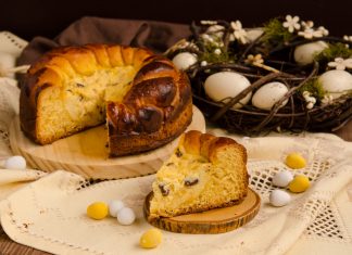 Pasca cu aluat de cozonac