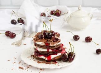 Pancakes cu ciocolata si cirese