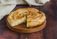 Placinta spirala cu branza