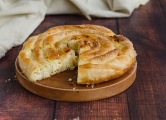 Placinta spirala cu branza