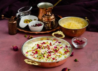 Fidea cu lapte de cocos si trandafiri