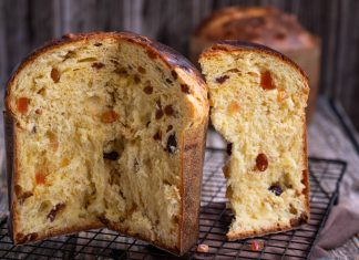 Panettone cu fructe uscate