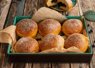 Chifle dulci cu afine