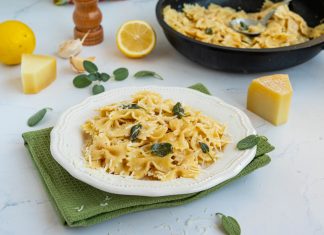 Paste cu lamaie si salvie