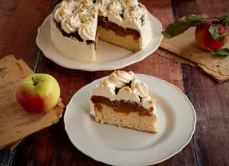 Tort de mere cu frisca