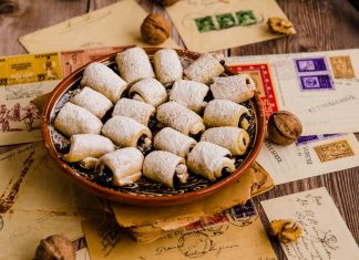 Cornulete cu magiun si nuci de post