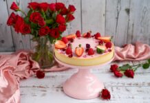 Tarta cu capsune si zmeura