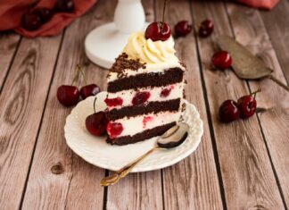 Tort Padurea Neagra Tort Padurea Neagra