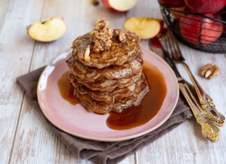 Pancakes cu mere si nuci Pancakes cu mere si nuci