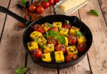 Crutoane de mamaliga cu rosii Crutoane de mamaliga cu rosii