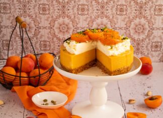 Tort cu caise Tort cu caise