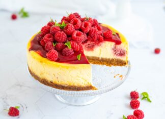 Cheesecake copt cu zmeura Cheesecake copt cu zmeura