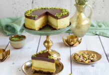 Cheesecake Dubai cu fistic si ciocolata Cheesecake Dubai cu fistic si ciocolata