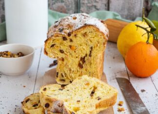 Cozonac cu fructe uscate Cozonac cu fructe uscate