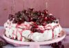 Pavlova cu cirese si ciocolata Pavlova cu cirese si ciocolata