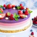Tort cu fructe de padure